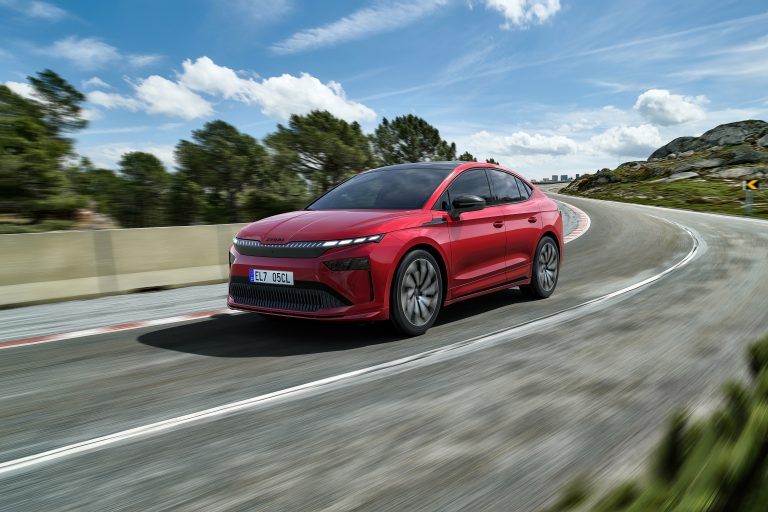 A Skoda ENYAQ technológiai felszereltsége kiváló