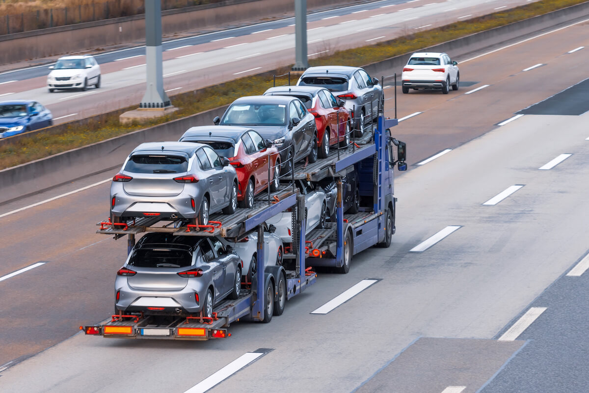 A tehergépjármű menetlevél kitöltése 7,5 tonna össztömeg felett kötelező egyes esetekben.