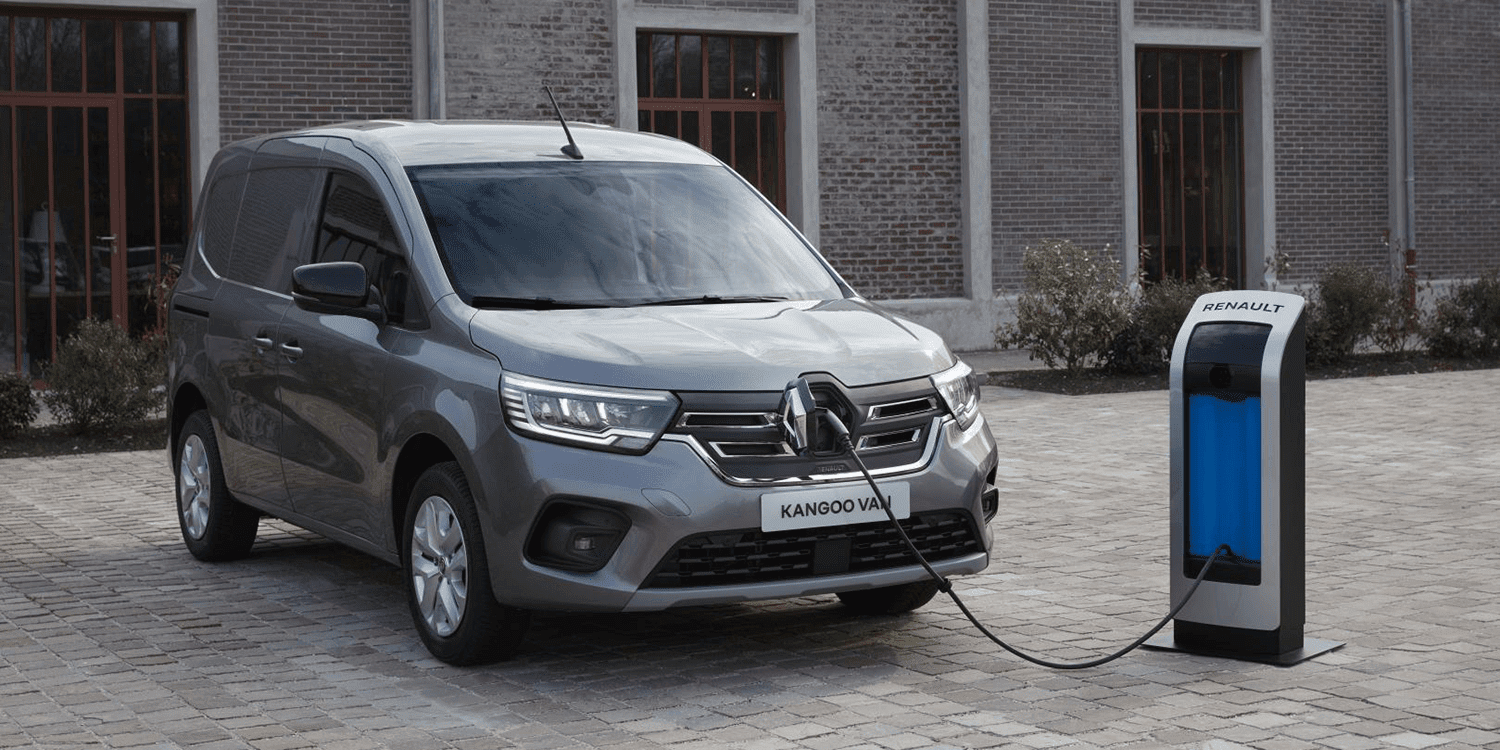 A Renault KANGOO VAN E-TECH electric 45 kW-os akkucsomaggal kapható.