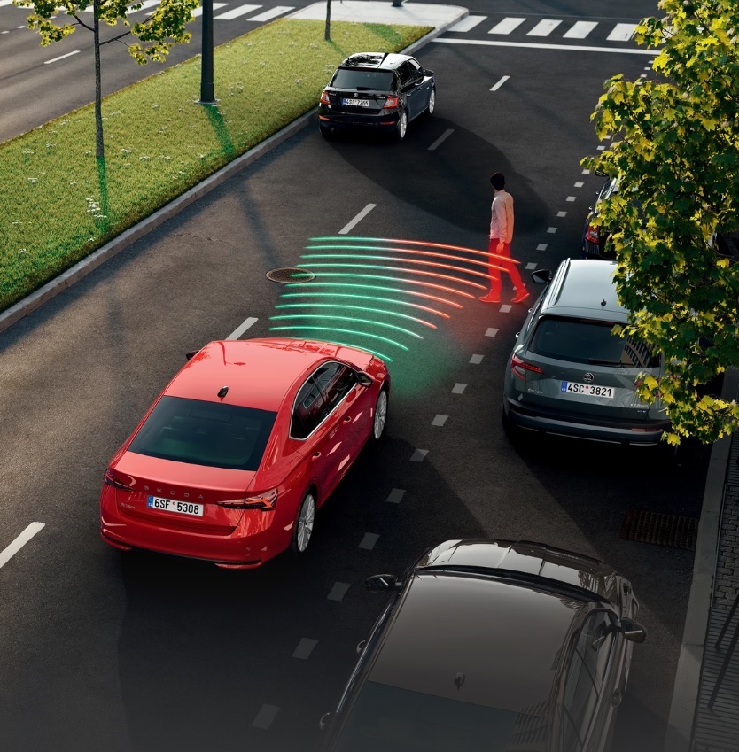 A Front Assist rendszer az első lökhárítóban található.