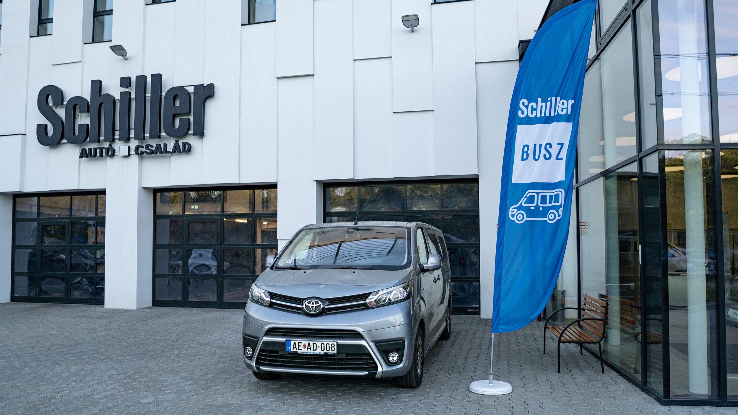 Schiller Busz