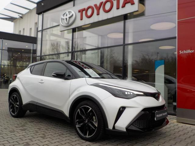 A Toyota C-HR egy remek hibrid autó.