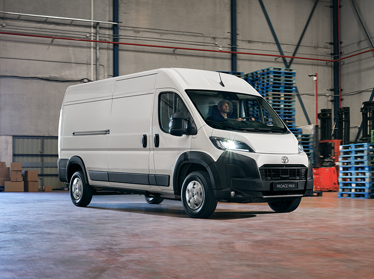 https://schiller.hu/wp-content/uploads/2024/07/toyota_proace_max_kulso.jpg