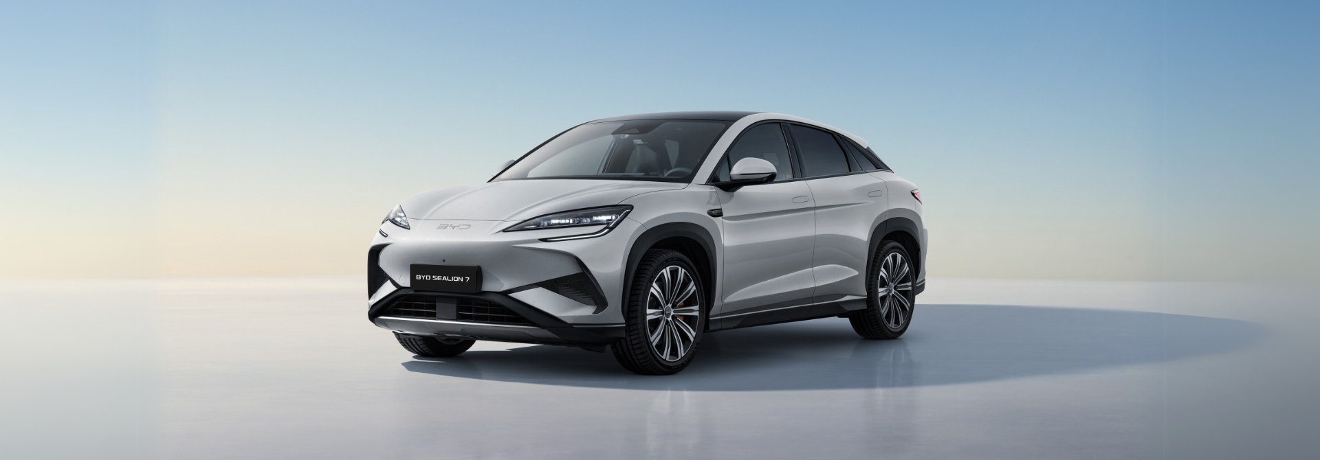BYD SEALION 7 elektromos SUV, lenyűgöző dizájnnal és nagy hatótávval.
