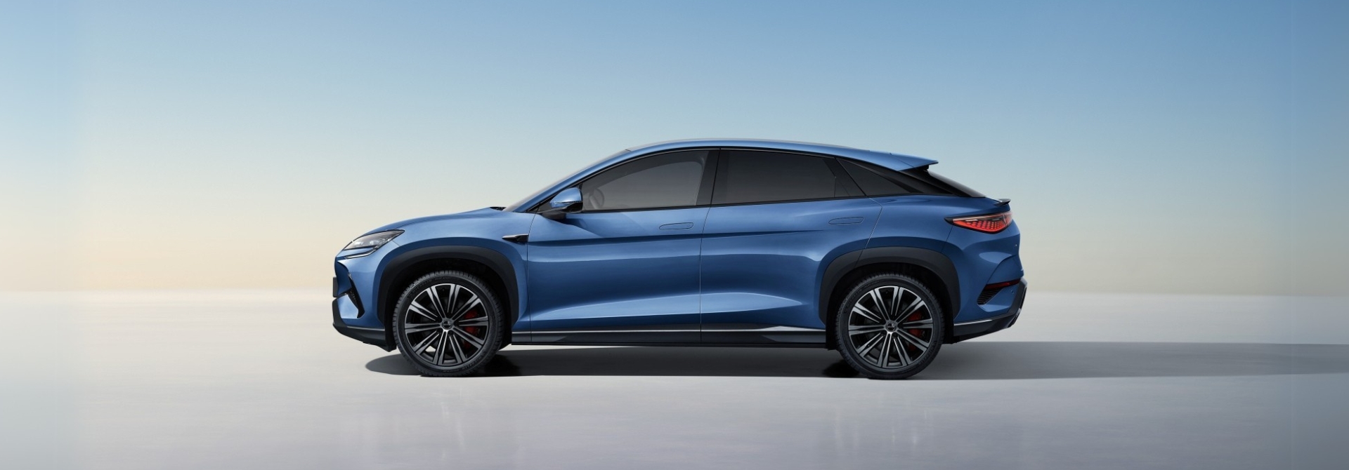 BYD SEALION 7 elektromos SUV lenyűgöző külsővel és nagy hatótávval