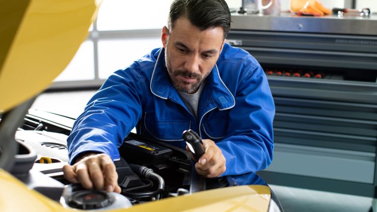 Egy Volkswagen márkaszerviz munkatársai pontosan tudják, milyen alkatrész a legjobb megoldás.
