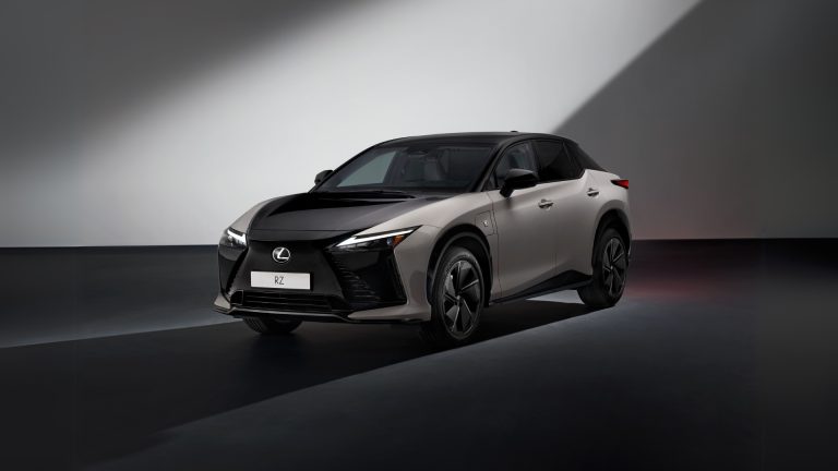 Új Lexus RZ