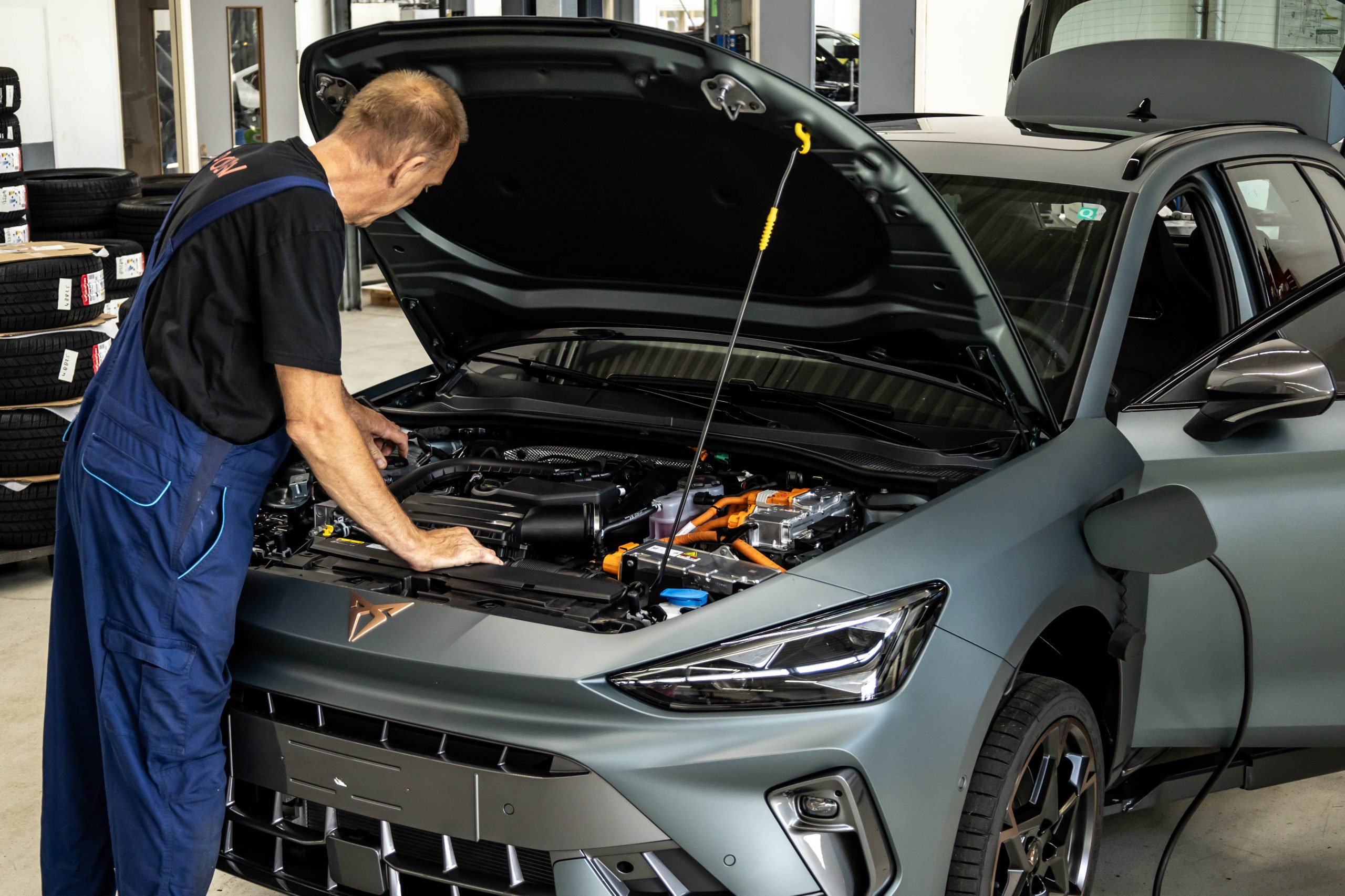 https://schiller.hu/wp-content/uploads/2025/06/cupra-reparatie-onderdelen-2-scaled.jpg