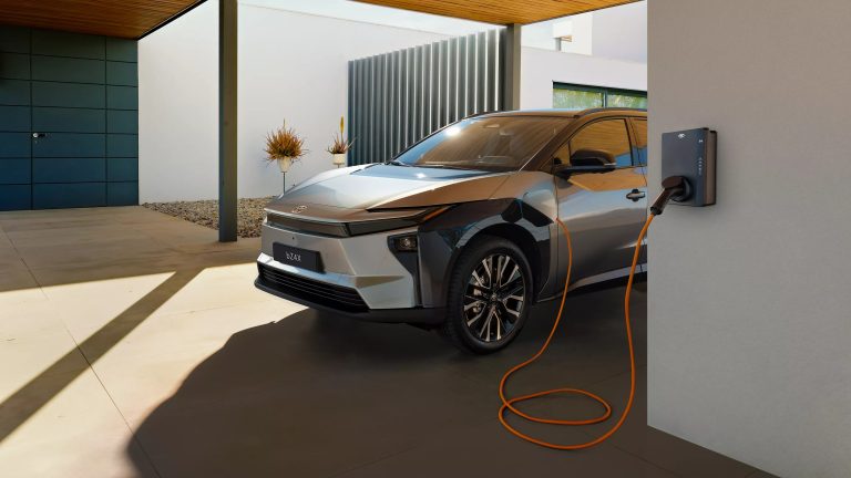 Az új Toyota bZ4X immár kétféle akkumulátorral kapható